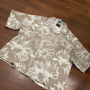 Mens Floral  Shirt in Beige and White Size Medium by Valor NWTS